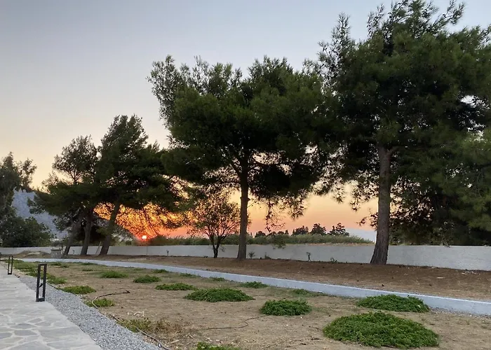 Marmaraki Village House & Apartments